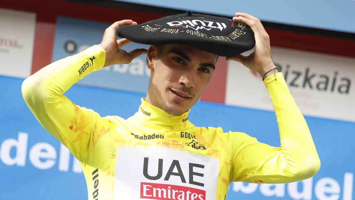 girodociclismo.com.br juan ayuso encerra temporada devido a problema de saude causou surpresa a ausencia do espanhol na lista da lista da uae para a il lombardia image 2