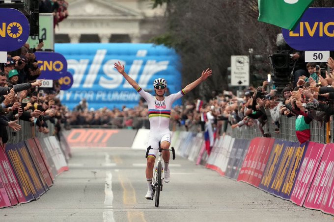 girodociclismo.com.br tadej pogacar vence a il lombardia em mais um show de ciclismo confira os resultados e assista a chegada image 7