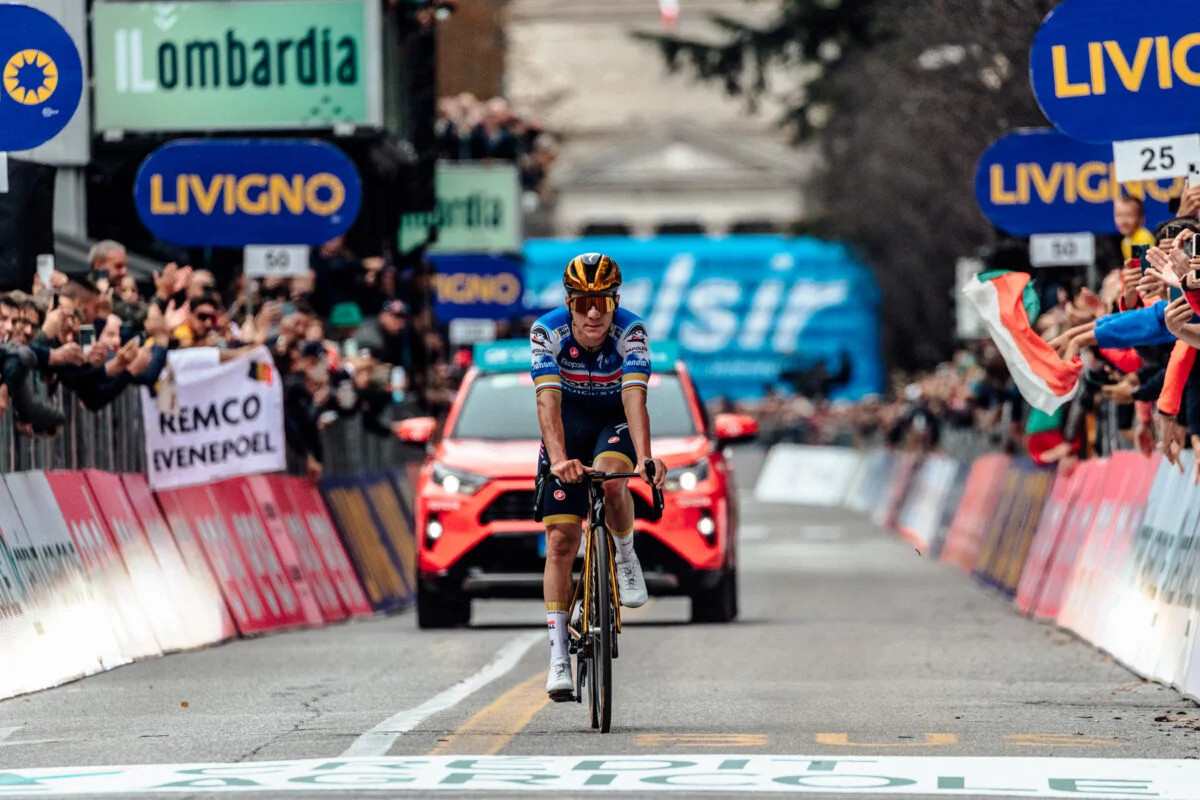 girodociclismo.com.br voce salvou minha vida remco evenepoel nao contem emocao e agradece diretor da soudal quick step assista o video image