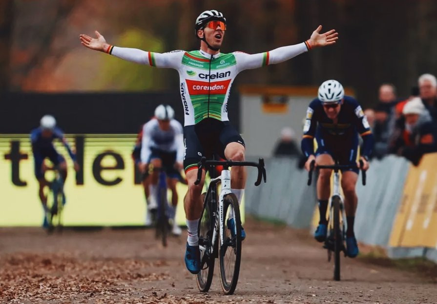 girodociclismo.com.br laurens sweeck vence superprestige merksplas 2024 confira os resultados e a chegada image 1