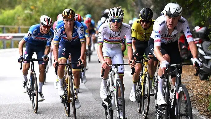 girodociclismo.com.br remco evenepoel revela envio de mensagem para tadej pogacar apos a il lombardia nao pode estar certo quero saber sua potencia image