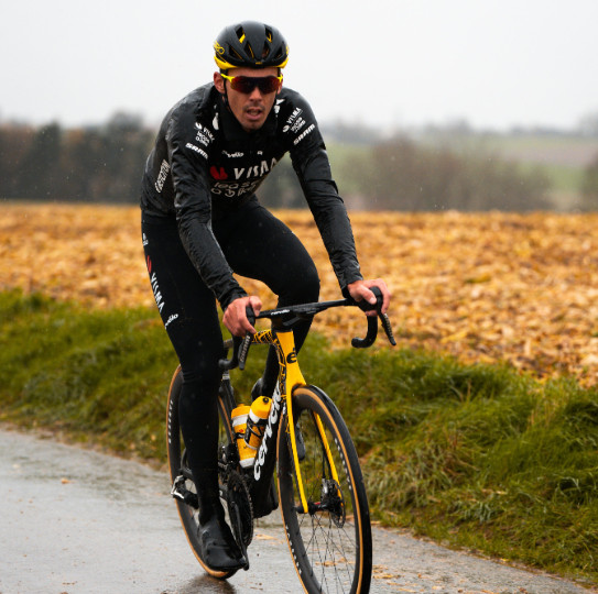 girodociclismo.com.br visma lease a bike testa materiais para a paris roubaix wout van aert testa sistema que controla pressao dos pneus image 2