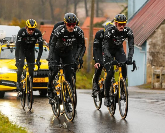 girodociclismo.com.br visma lease a bike testa materiais para a paris roubaix wout van aert testa sistema que controla pressao dos pneus image 6