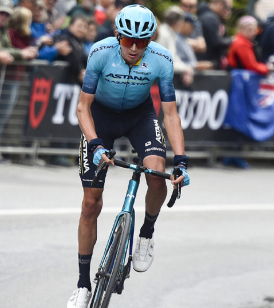 girodociclismo.com.br astana qazaqstan rebaixa dois ciclistas para a equipe de desenvolvimento e faz proposta mais poderosa para maxim van gils image 2