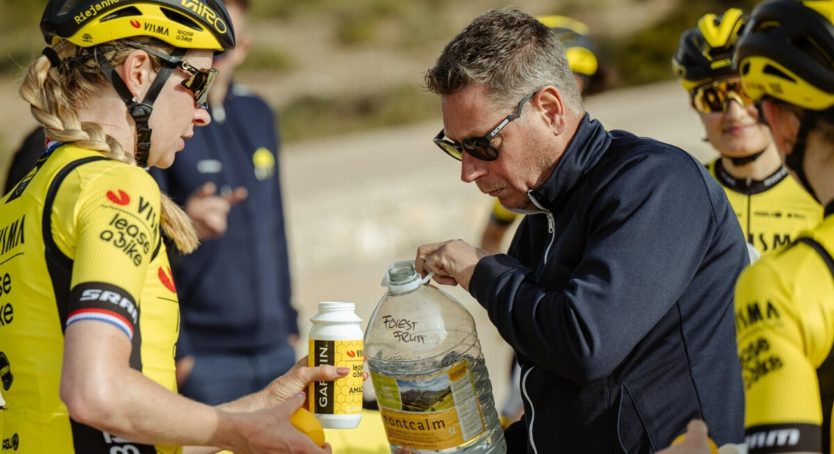 girodociclismo.com.br diretor da visma lease a bike atualiza situacao de wout van aert tivemos que voltar atras em varios aspectos image