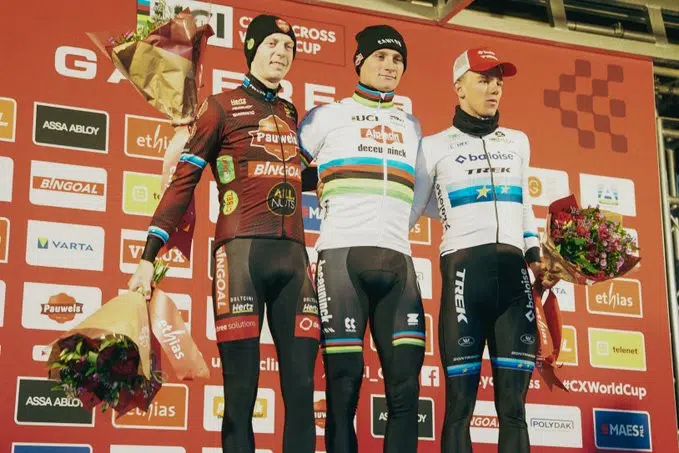 girodociclismo.com.br mathieu van der poel vence copa do mundo de gavere apos ataque fulminante confira os resultados e assista a chegada image 2