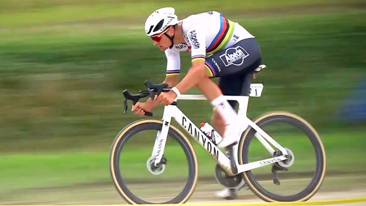 World Tour registra a maior velocidade média da história em 2024, ciclistas superaram 42 km/h; confira a comparação com últimos 20 anos 1 girodociclismo.com.br world tour teve a maior velocidade media da historia ciclistas superaram 42 kmh confira a comparacao com ultimos 20 anos image 2