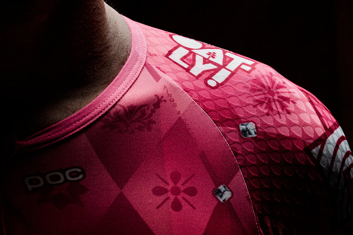 girodociclismo.com.br ef education easypost apresenta novo uniforme para 2025 99 dos outros ciclistas estao com inveja image 4