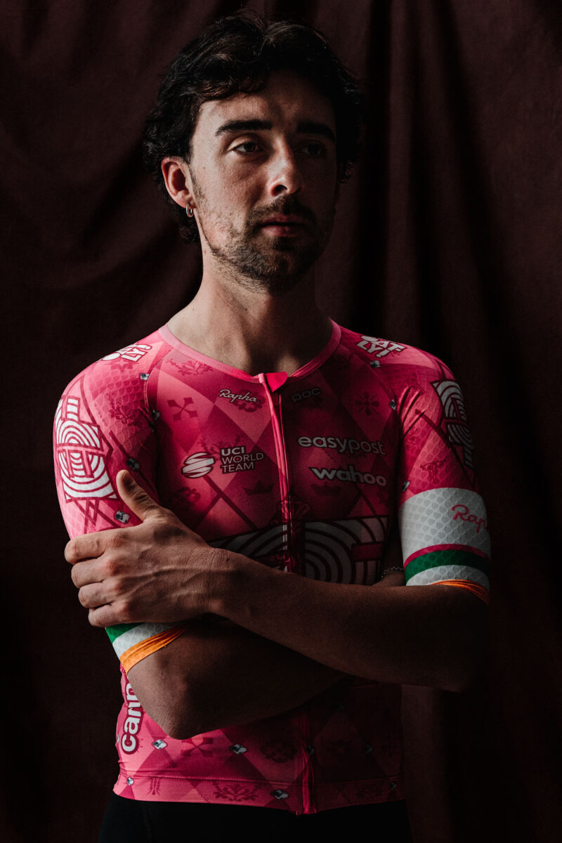 girodociclismo.com.br ef education easypost apresenta novo uniforme para 2025 99 dos outros ciclistas estao com inveja image