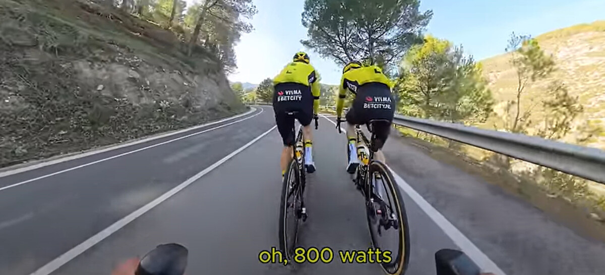 girodociclismo.com.br jonas vingegaard e seguido ciclista amador durante treino e revela sua potencia assista o video image 1