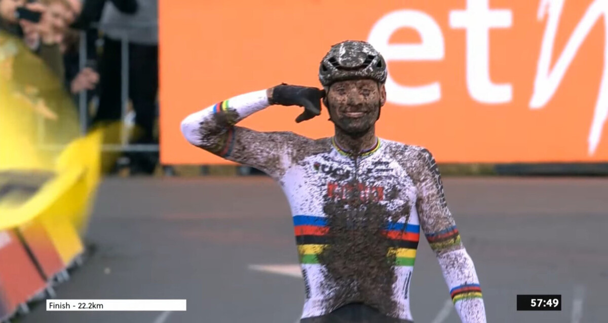 girodociclismo.com.br mathieu van der poel comemora vitoria na copa do mundo aos 30 anos se eu treinasse aos 23 o que treinei esta semana nao teria sido tao bom image