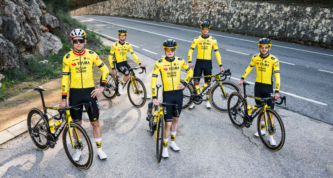 girodociclismo.com.br visma lease a bike revela uniforme para 2025 novo kit destaca o poder da colmeia image