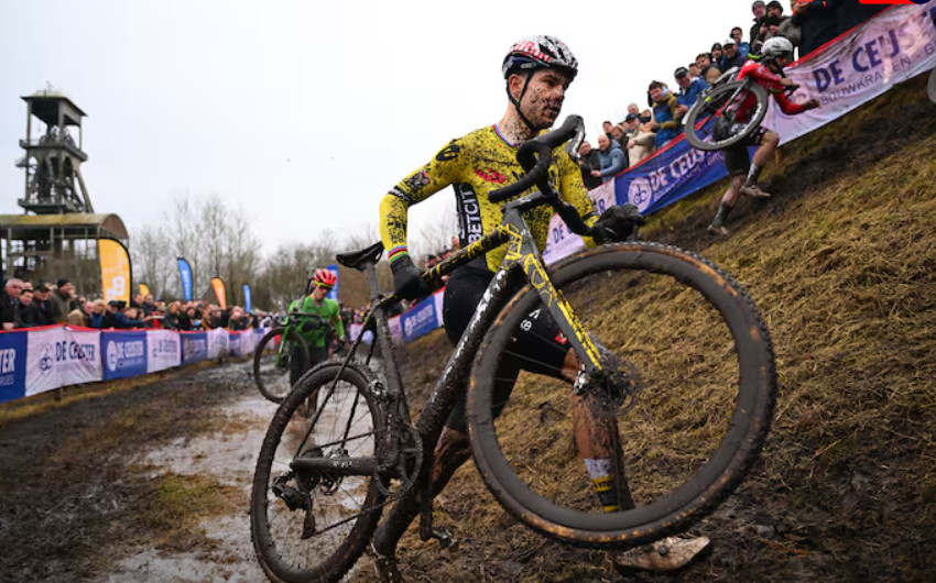 girodociclismo.com.br wout van aert lamenta erros na copa do mundo ha algumas temporadas eu caia com muito menos frequencia image