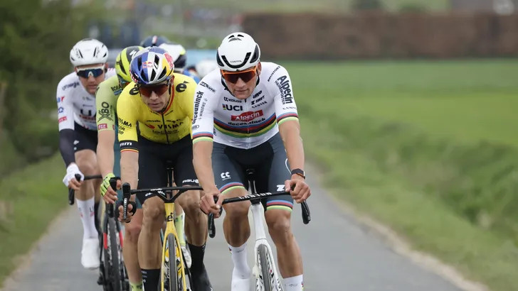 girodociclismo.com.br pogacar e van der poel sao muito mais calmos wout van aert sofre mais estresse diretor esportivo compara os tres icones do ciclismo image