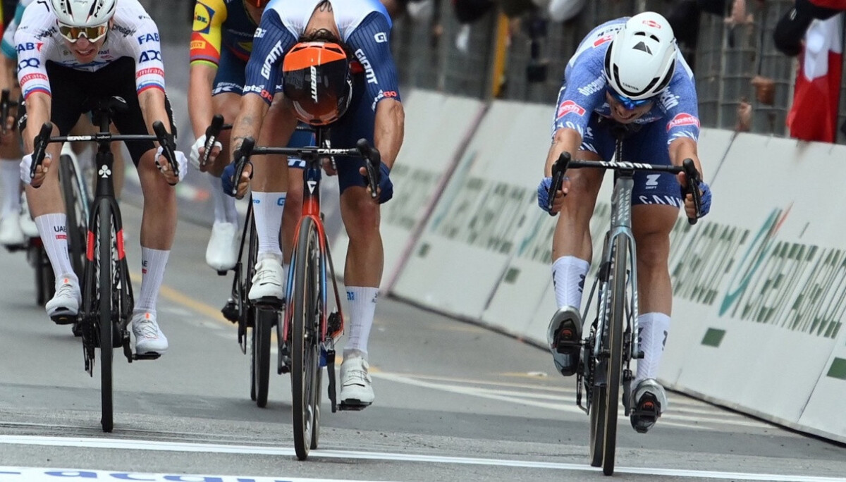 girodociclismo.com.br vencedor da milan sanremo revela suspeita que tadej pogacar estara na paris roubaix conheco tadej voce faz isso com um objetivo em mente image 9