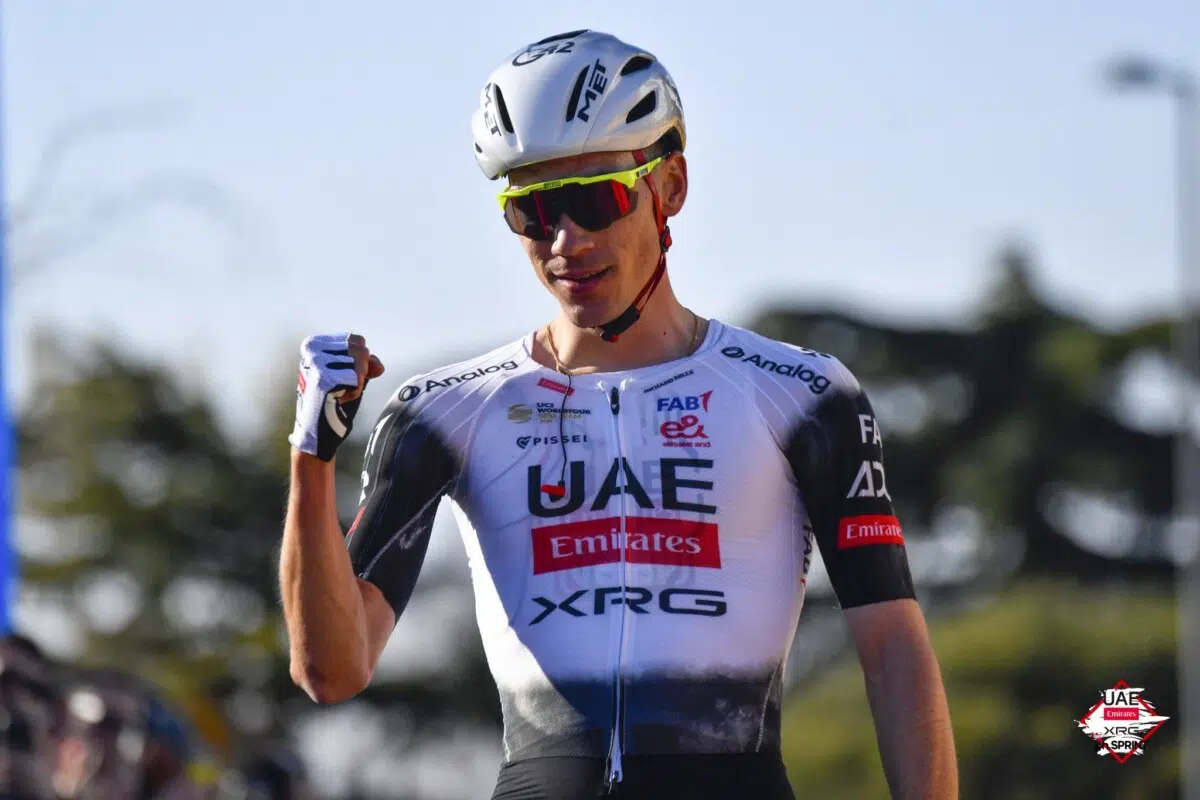 Diretor da UAE Emirates revela que Juan Ayuso mudou treinamentos "para que ele seja um ciclista mais completo" 1 girodociclismo.com.br diretor da uae emirates revela que juan ayuso mudou treinamentos para que ele seja um ciclista mais completo juan ayuso faun drome classic ii