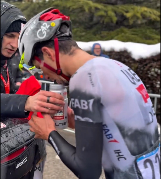 girodociclismo.com.br joao almeida surge em video dramatico confirmando as extremas condicoes da paris nice image