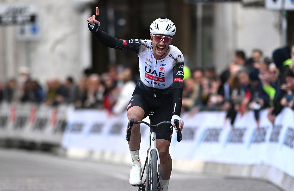 Giro d'Italia 2025: A luta pela Maglia Rosa se aproxima, conheça os principais favoritos e a lista de largada provisória 5 girodociclismo.com.br giro ditalia 2025 a luta pela maglia rosa se aproxima conheca os principais favoritos e a lista de largada provisoria image 8