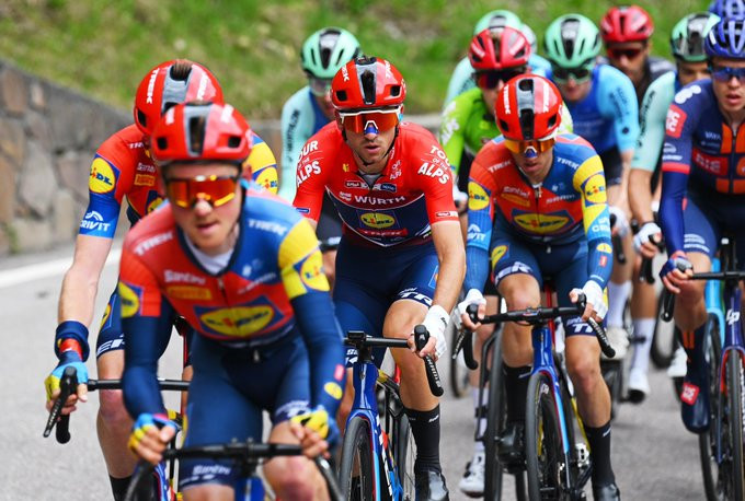 Tour of the Alps: Marco Frigo vence 3ª etapa em voo solo de 72 km, confira os resultados e a chegada 3 girodociclismo.com.br tour of the alps marco frigo vence 3a etapa apos longo voo solo confira os resultados e a chegada image 2