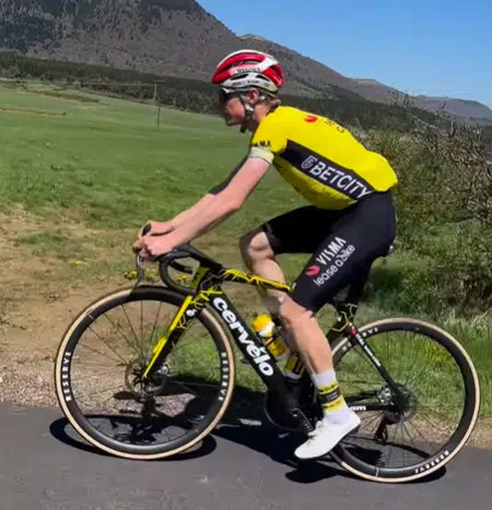 Ciclista amador realiza sonho e pedala com Jonas Vingegaard "eu gostava mais do Pogacar, mudei para o Vingegaard" 4 girodociclismo.com.br ciclista amador realiza sonho e pedala com jonas vingegaard eu gostava mais do pogacar provavelmente mudei para o vingegaard image 4