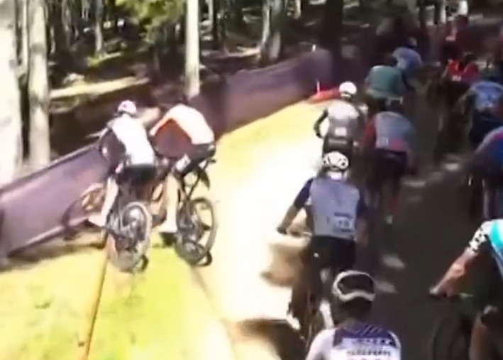 Ciclista espanhol critica fortemente Mathieu Van der Poel "respeito é importante!"; assista o vídeo com o polêmico momento 1 girodociclismo.com.br ciclista espanhol critica fortemente mathieu van der poel respeito e importante assista o video image