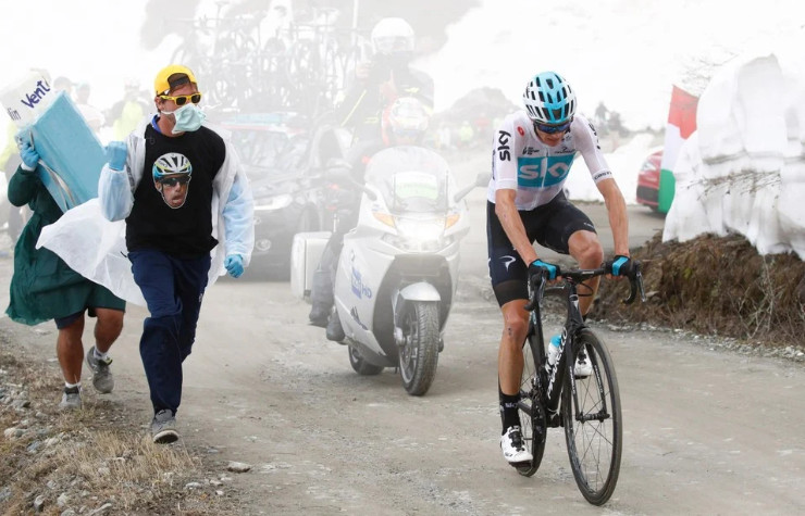 Colle delle Finestre, conheça o monstro que decidirá o Giro d'Italia "tão alto que embaixo desanima, em cima o medo da altura se instala" 6 girodociclismo.com.br colle delle finestre conheca o monstro que decidira o giro ditalia tao alto que embaixo desanima em cima o medo da altura se instala image