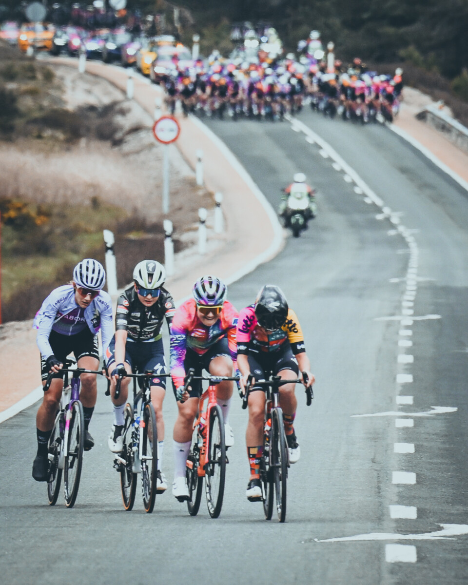 Demi Vollering vence a 5ª etapa da Vuelta Femenina e assume liderança, confira os resultados e a chegada 3 girodociclismo.com.br demi vollering vence a 5a etapa da vuelta femenina e assume lideranca confira os resultados e a chegada image