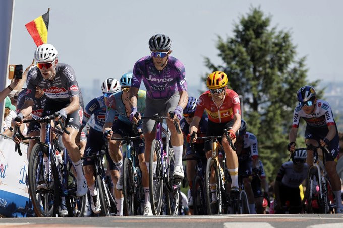 Eschborn-Frankfurt: Michael Matthews bate pelotão e vence 1ª da temporada, confira os resultados e a chegada 3 girodociclismo.com.br eschborn frankfurt image 13