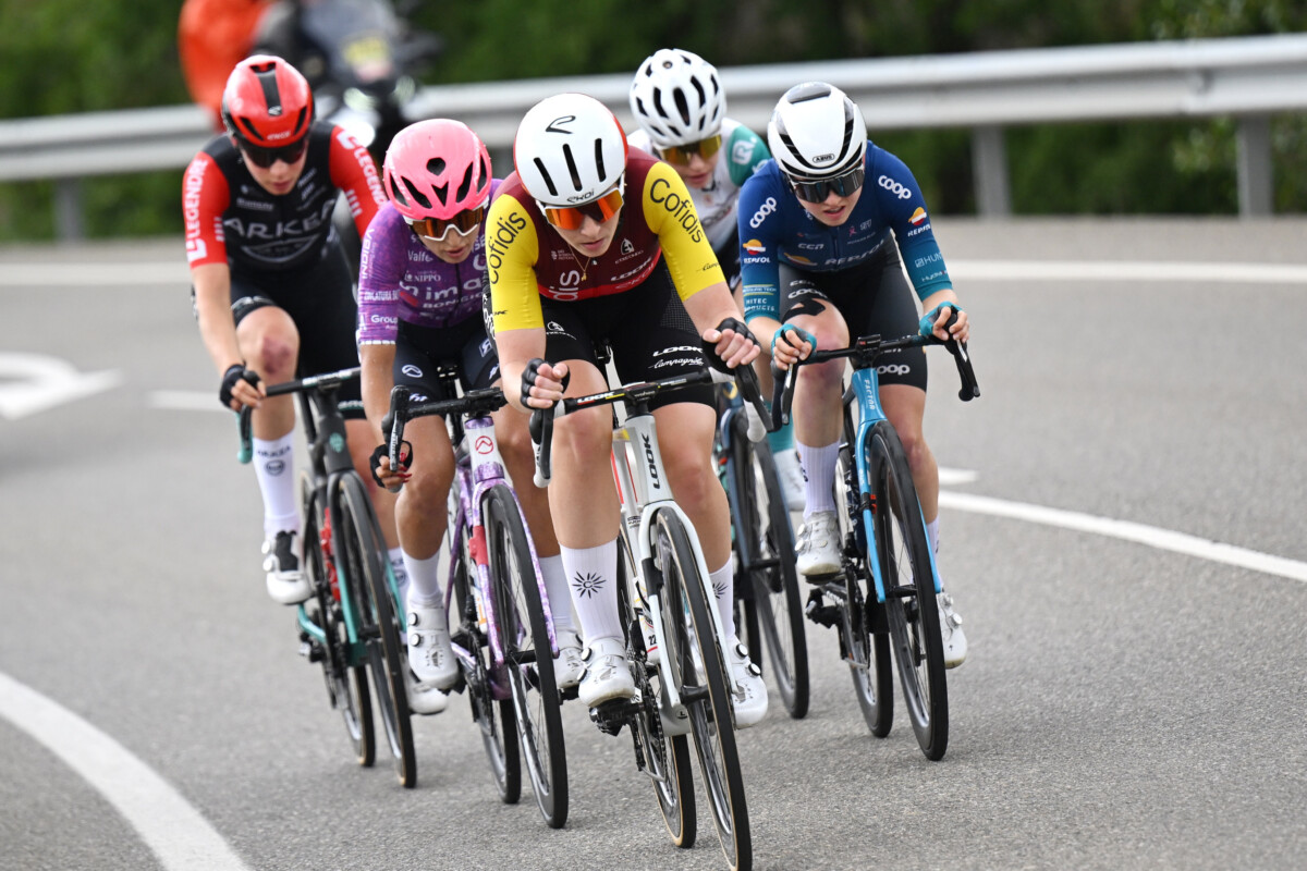 La Vuelta Femenina: Femke Gerritse bate Mariane Vos no sprint e assume liderança geral, confira os resultados e a chegada 2 girodociclismo.com.br femke gerritse brilha em huesca com vitoria e lideranca geral na la vuelta femenina image