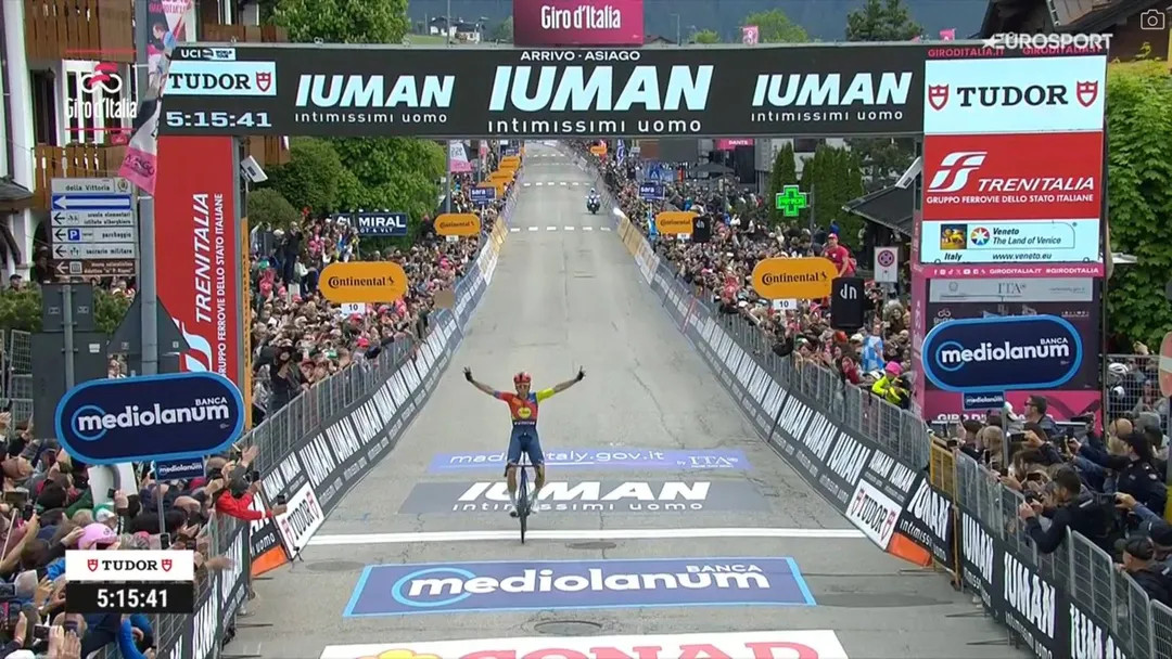 Giro d'Italia: Carlos Verona vence 15ª etapa, Primoz Roglic sofre forte revés; confira os resultados e a chegada 10 girodociclismo.com.br giro ditalia carlos verona vence 15a etapa com primoz roglic perdendo tempo confira os resultados e a chegada image 6