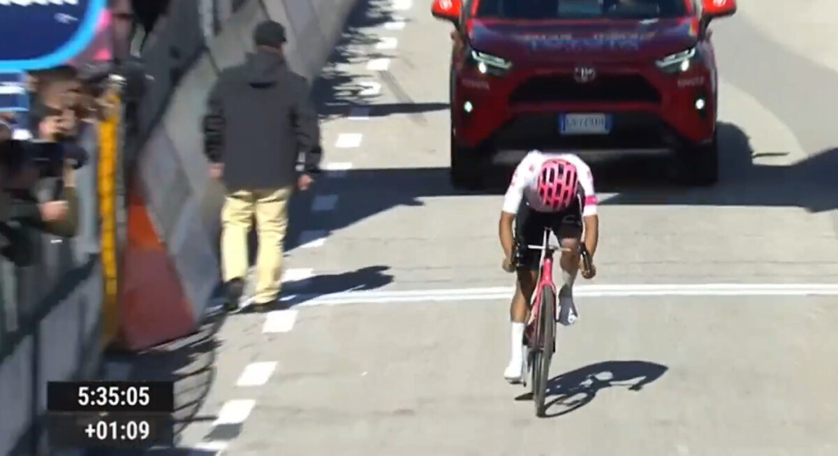 girodociclismo.com.br giro ditalia christian scaroni vence 16a etapa isaac del toro quebra e perde tempo confira os resultados e a chegada image 13
