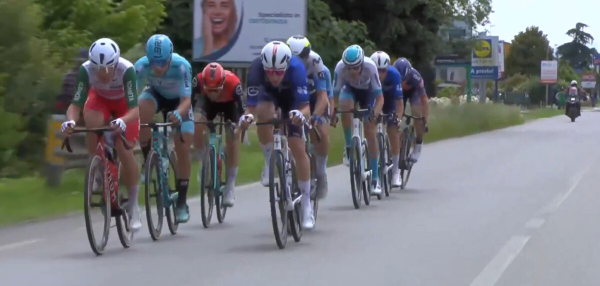 Giro d'Italia: Mads Pedersen bate sprint reduzido e vence 13ª etapa, Isaac del Toro amplia liderança; confira os resultados e a chegada 3 girodociclismo.com.br giro ditalia confira os resultados e a chegada image 74