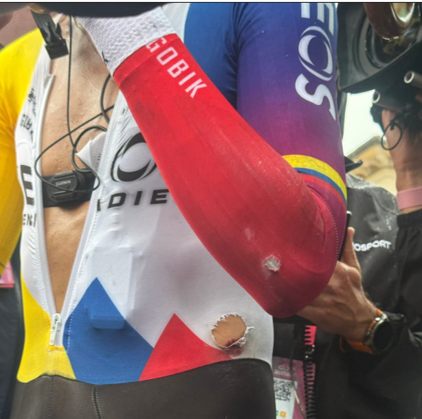 Giro d'Italia: Daan Hoole vence contrarrelógio e Isaac del Toro mantém a Maglia Rosa sob chuva; confira os resultados e a chegada 8 girodociclismo.com.br giro ditalia daan hoole vence contrarrelogio confira os resultados e a chegada image 41