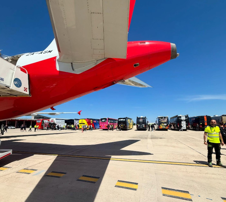 Giro d’Italia: Equipes registram "dia de descanso" insano, pelotão chega à Itália, confira o vídeo oficial 2 girodociclismo.com.br giro ditalia equipes registram dia de descanso insano durante viagem a italia image