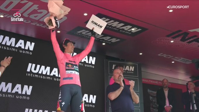 Giro d'Italia: Josh Tarling vence contrarrelógio, Primoz Roglic assume liderança por 1 segundo; confira os resultados e a chegada 1 girodociclismo.com.br giro ditalia josh tarling vence contrarrelogio primoz roglic assume lideranca por 1 segundo confira os resultados e a chegada image 8