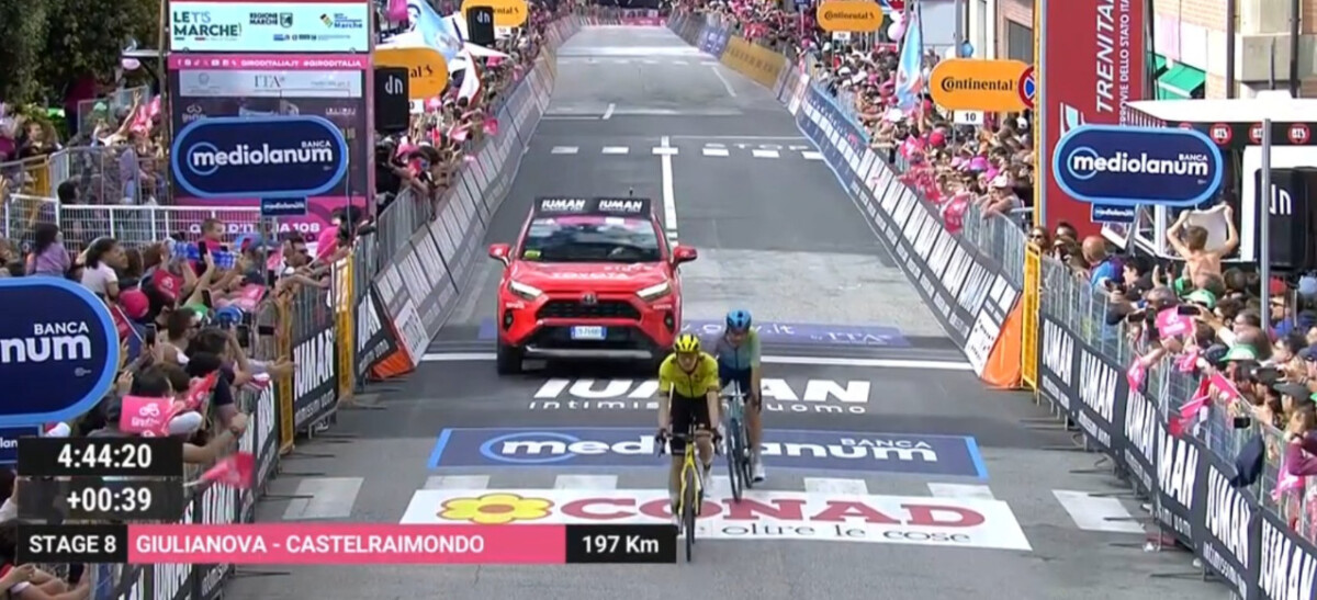 Giro d'Italia: Luke Plapp vence 8ª etapa e Diego Ulissi assume a Maglia Rosa, confira os resultados e a chegada 9 girodociclismo.com.br giro ditalia luke plapp vence 8a etapa e diego ulissi assume a maglia rosa confira os resultados e a chegada image 2