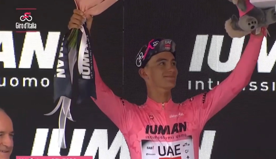 Giro d'Italia: Mads Pedersen bate sprint reduzido e vence 13ª etapa, Isaac del Toro amplia liderança; confira os resultados e a chegada 1 girodociclismo.com.br giro ditalia mads pedersen bate wout van aert na 13a etapa isaac del toro amplia lideranca confira os resultados e a chegada image 18