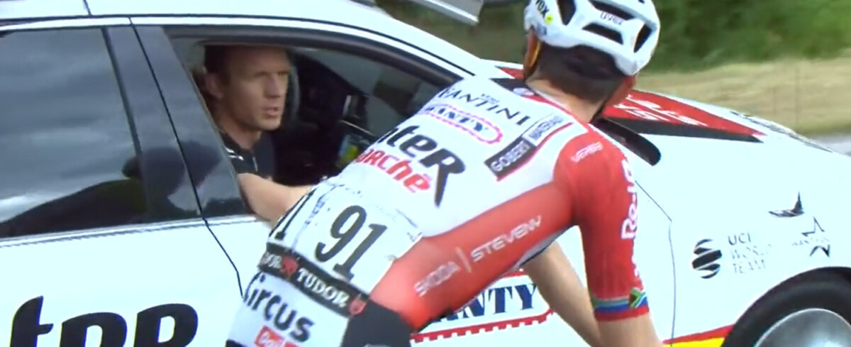 Giro d'Italia: Quatro ciclistas mantém esperança na fuga da 14ª etapa, mas pelotão reduz vantagem e sprint massivo deve acontecer 2 girodociclismo.com.br giro ditalia quatro ciclistas mantem esperanca na fuga do dia pelotao entra na eslovenia image 1