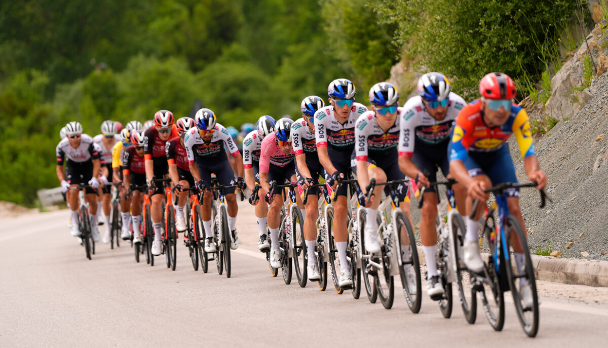 Giro d'Italia: Mads Pedersen vence a 3ª etapa e retoma a liderança; confira os resultados e a chegada 4 girodociclismo.com.br giro ditalia vence 3a etapa confira os resultados e a chegada image 2