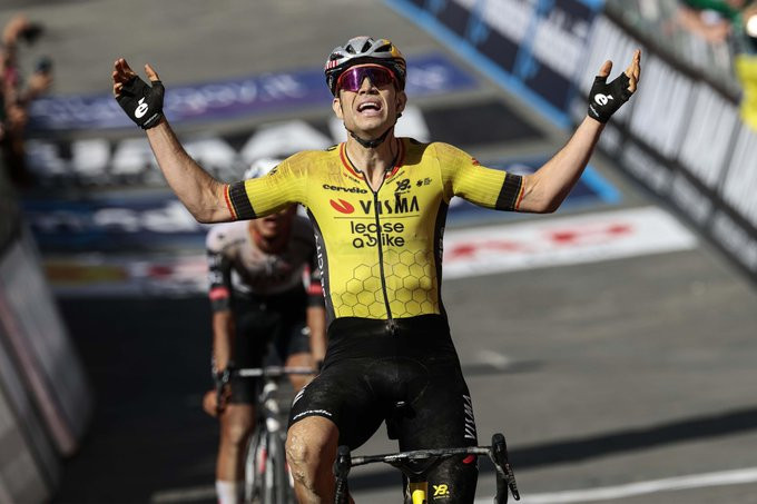 Giro d'Italia: Wout van Aert vence 9ª etapa épica, Isaac del Toro é Maglia Rosa; confira os resultados e a chegada 8 girodociclismo.com.br giro ditalia wout van aert vence 9a etapa epica isaac del toro e maglia rosa confira os resultados e a chegada image 6