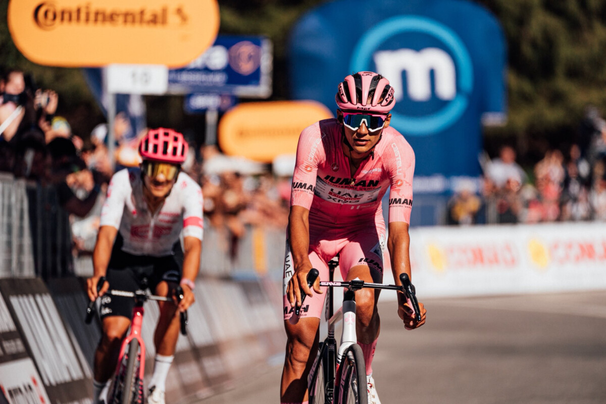 Isaac Del Toro descreve a 19ª etapa do Giro "na última subida Carapaz acelerou a toda velocidade"; assista o vídeo 2 girodociclismo.com.br isaac del toro brilha na 19a etapa do giro ditalia e segue firme rumo a maglia rosa image 3