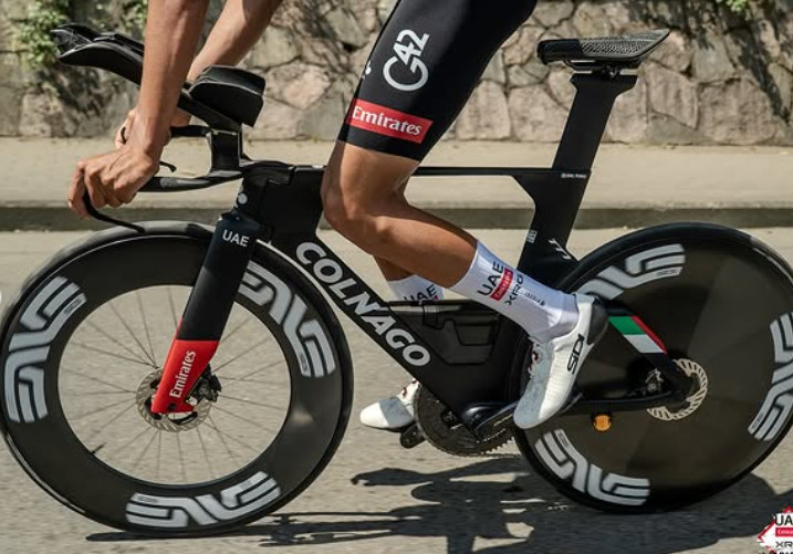 Isaac del Toro fala sobre liderança do Giro d'Italia e faz revelação "este é o contrarrelógio mais longo que já fiz" 3 girodociclismo.com.br isaac del toro fala sobre lideranca do giro ditalia e faz revelacao surpreendente este e o contrarrelogio mais longo que ja fiz image 8