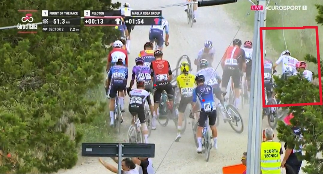 Juan Ayuso necessitará de sutura após queda no Giro d'Italia, "com certeza, precisará de dois pontos" 2 girodociclismo.com.br juan ayuso necessitara de sutura apos queda no giro ditalia espanhol estava na queda que afetou primoz roglic queda giro iii