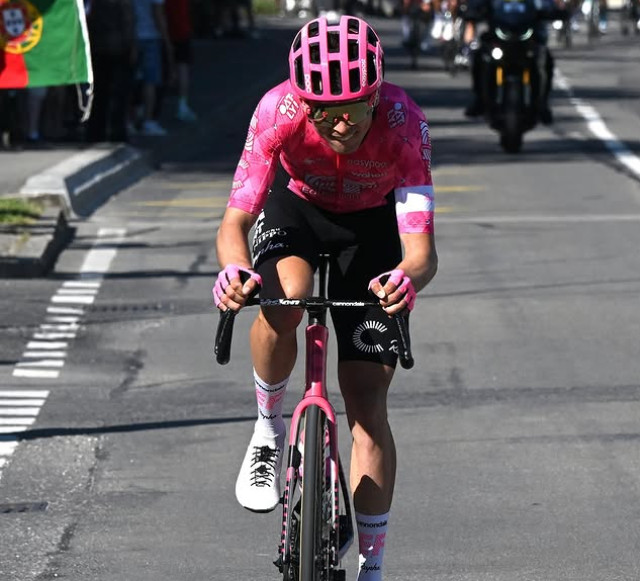 Líder do Tour de Romandie dá declaração polêmica "não me importo muito com a camisa de líder, eu queria vencer" 2 girodociclismo.com.br lider do tour de romandie da declaracao polemica nao me importo muito com a camisa de lider eu queria vencer image 4