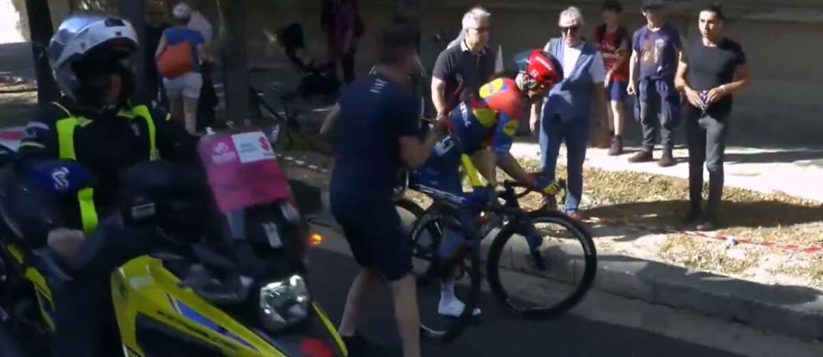 Mads Pedersen evita 2 quedas e revela luta pelo sprint "dois quilômetros antes da chegada eu estava na 40ª posição", assista a entrevista 3 girodociclismo.com.br mads pedersen revela luta pelo sprint do giro ditalia dois quilometros antes da chegada eu estava na 40a posicao image