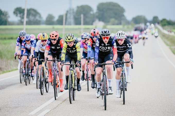 Mariane Vos vence a 6ª etapa da Vuelta a España, holandesa triunfa "no pulo", confira os resultados e a chegada 1 girodociclismo.com.br mariane vos vence a 6a etapa da vuelta a espana holandesa vence no pulo confira os resultados e a chegada image 8
