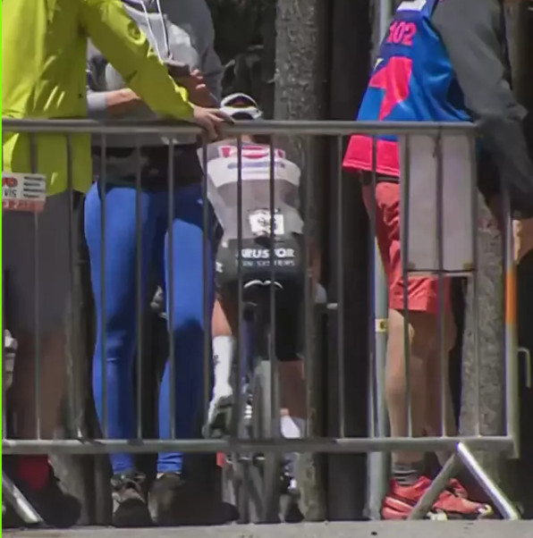 girodociclismo.com.br mathieu van der poel e transferido para um hospital lesao pode ser grave e tour de france esta ameacado image 1