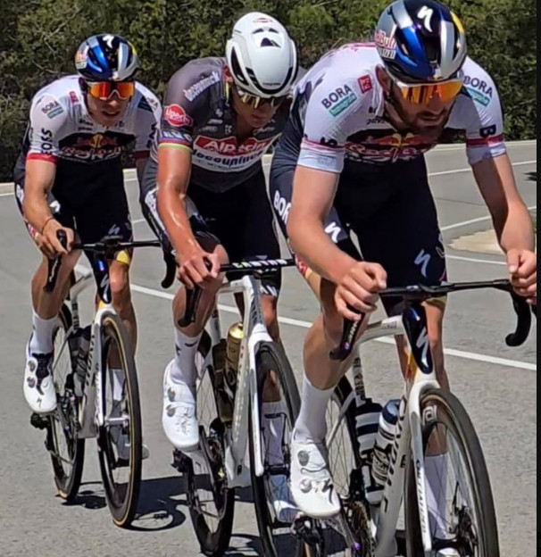 Mathieu van der Poel surge em treino na Espanha, mesmo com fratura holandês acelera forte, confira as imagens 1 girodociclismo.com.br mathieu van der poel surpreende e ja treina na espanha apos fratura no pulso tour de france fica mais proximo veja as imagens image 3