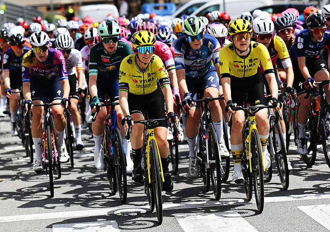 Pauline Ferrand-Prévot abandona a La Vuelta, diretor critica "se você começa com ambições de GC, não deveria ter ficado para trás" 1 girodociclismo.com.br pauline ferrand prevot abandona a la vuelta se voce comeca com ambicoes de gc nao deveria ter ficado para tras reage diretor image
