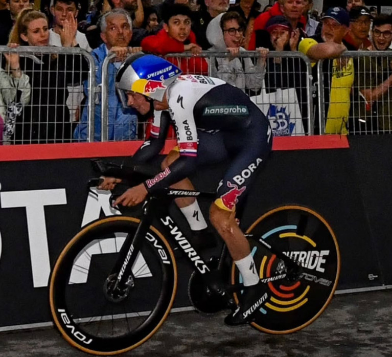 Primoz Roglic analisa a queda e o desempenho no contrarrelógio em Pisa "não tenho escolha, precisamos continuar" 2 girodociclismo.com.br primoz roglic analisa a queda e o desempenho no contrarrelogio em pisa nao tenho escolha precisamos continuar image